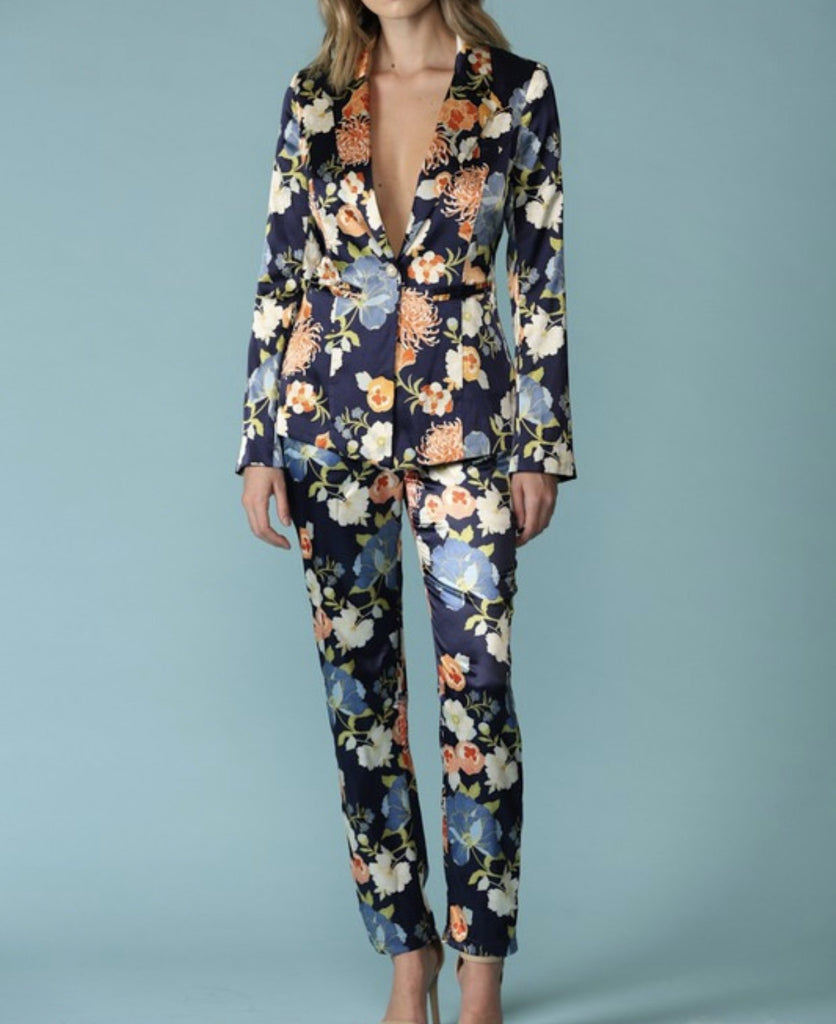 Flower Power Suit - VÉV COLLECTIONS
