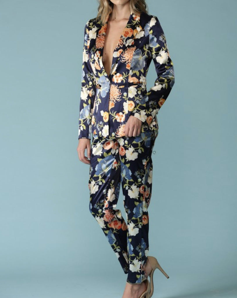 Flower Power Suit - VÉV COLLECTIONS